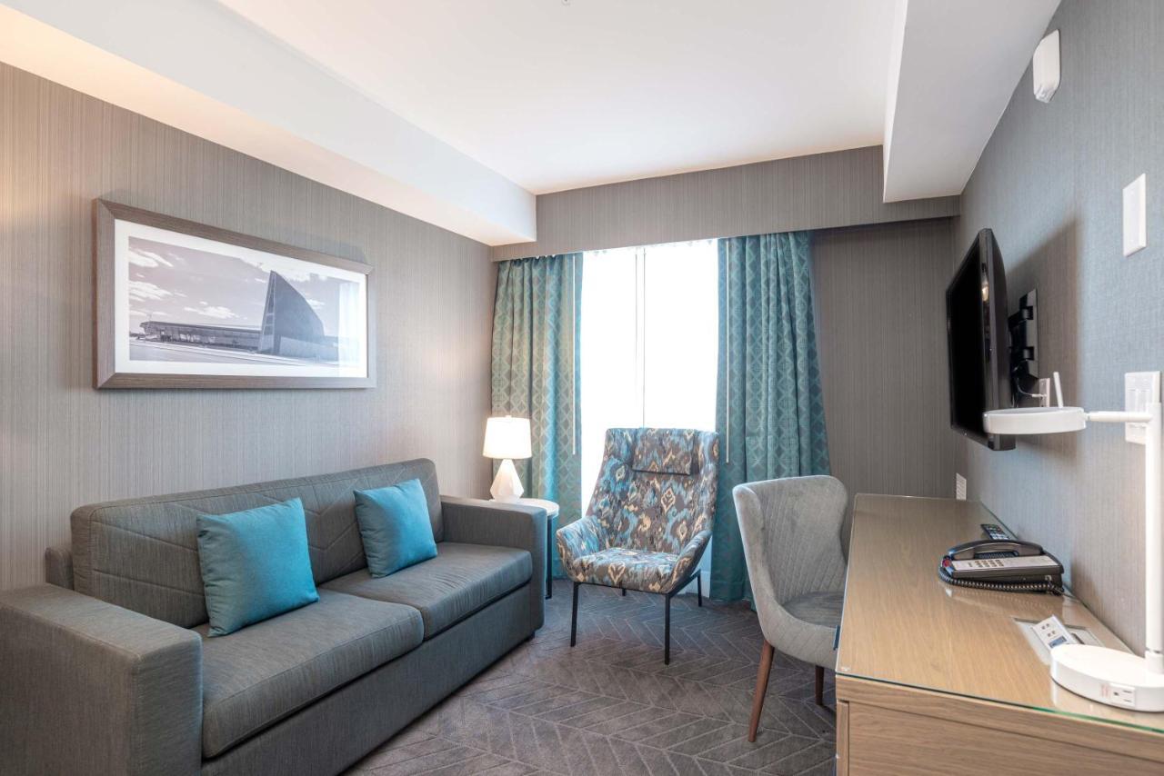 Sandman Signature Ottawa Airport Hotel Exterior foto